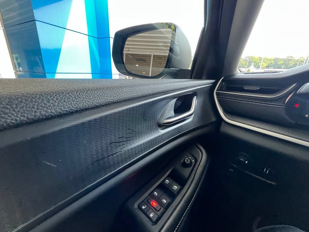 2023 Jeep Grand Cherokee Laredo 4x4