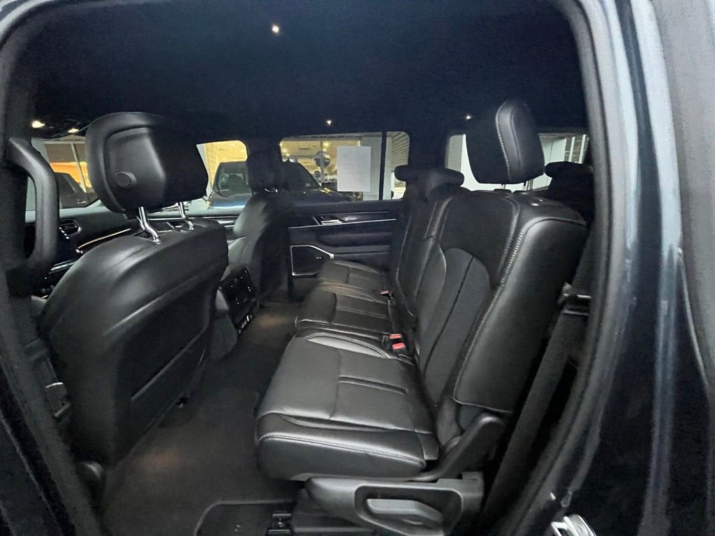 2024 Jeep Wagoneer Base