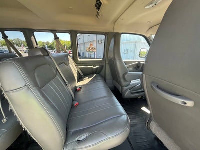 2023 Chevrolet Express Passenger 3500 1LS