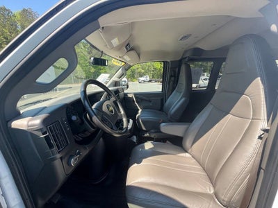 2023 Chevrolet Express Passenger 3500 1LS