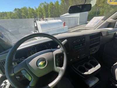 2023 Chevrolet Express Passenger 3500 1LS