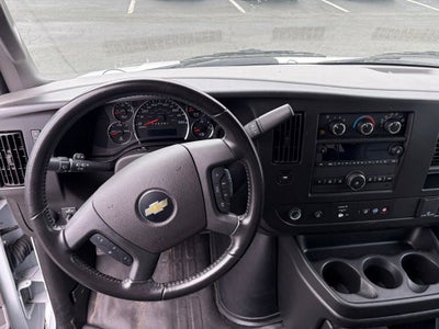 2023 Chevrolet Express Passenger 3500 1LS