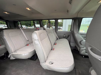 2024 Chevrolet Express Passenger 3500 1LT