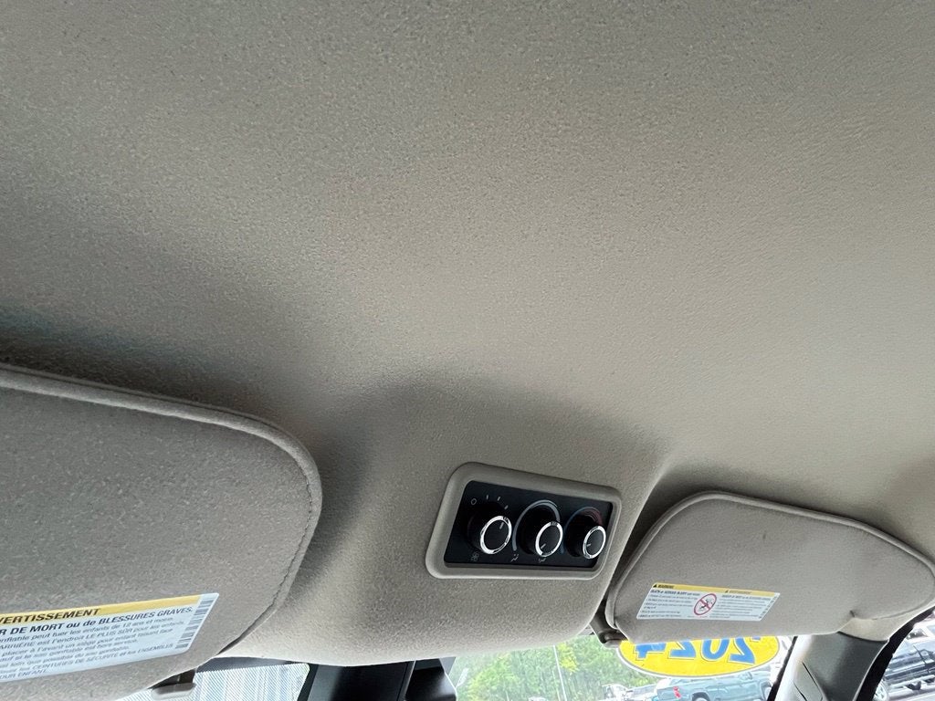 2024 Chevrolet Express Passenger 3500 1LT