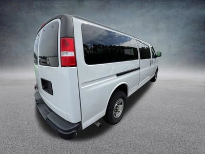 2024 Chevrolet Express Passenger 3500 1LT