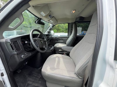 2024 Chevrolet Express Passenger 3500 1LT