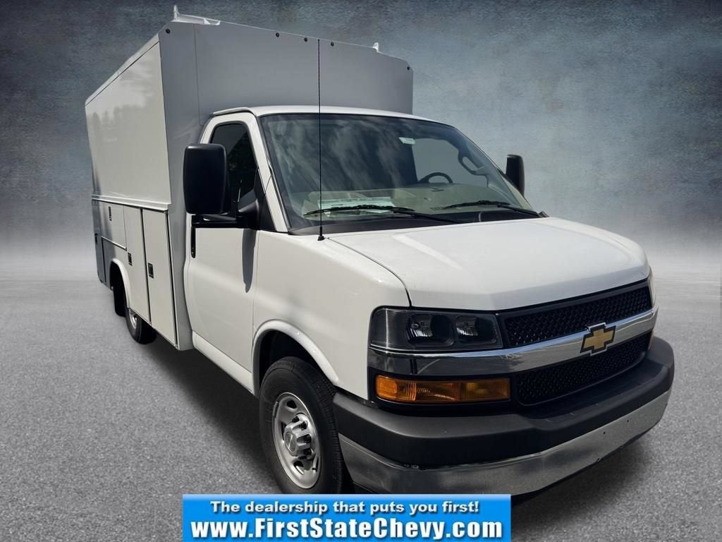 2026 Chevrolet Express Cutaway 3500 1WT