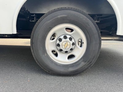 2026 Chevrolet Express Cutaway 3500 1WT
