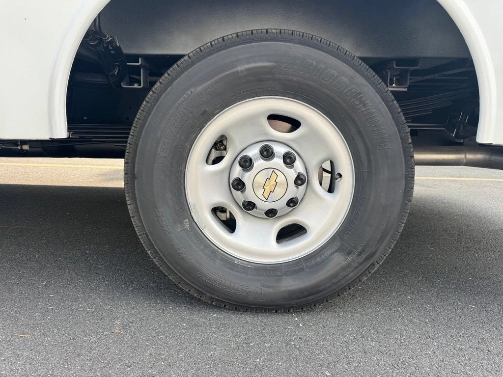2026 Chevrolet Express Cutaway 3500 1WT