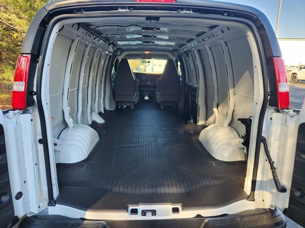 2025 Chevrolet Express Cargo 2500 WT
