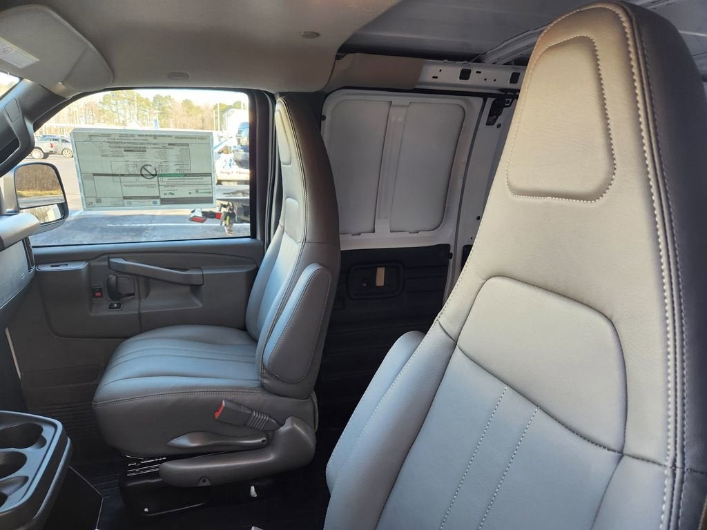 2025 Chevrolet Express Cargo 2500 WT