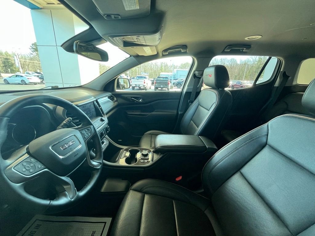2023 GMC Acadia AT4