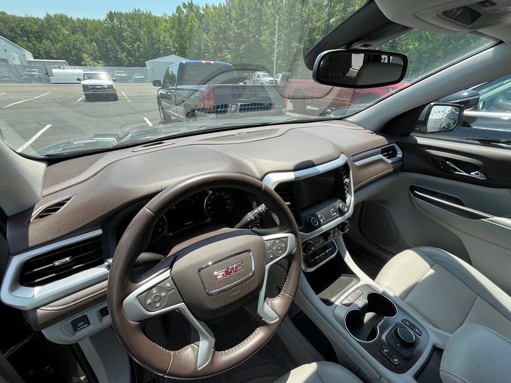 2022 GMC Acadia SLT
