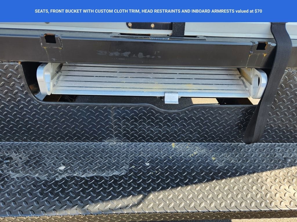 2025 Chevrolet Express Cutaway 3500 1WT