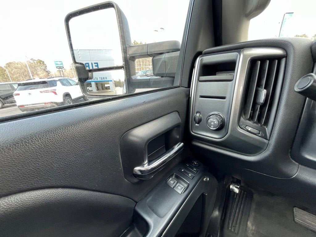 2020 Chevrolet Silverado 6500 HD LT