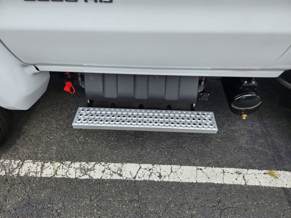 2025 Chevrolet Silverado 6500 HD LT