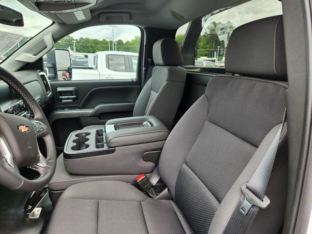 2025 Chevrolet Silverado 6500 HD LT