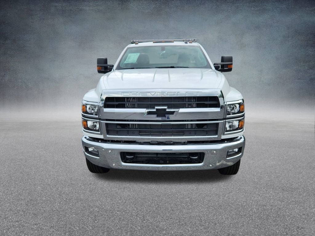 2025 Chevrolet Silverado 6500 HD LT