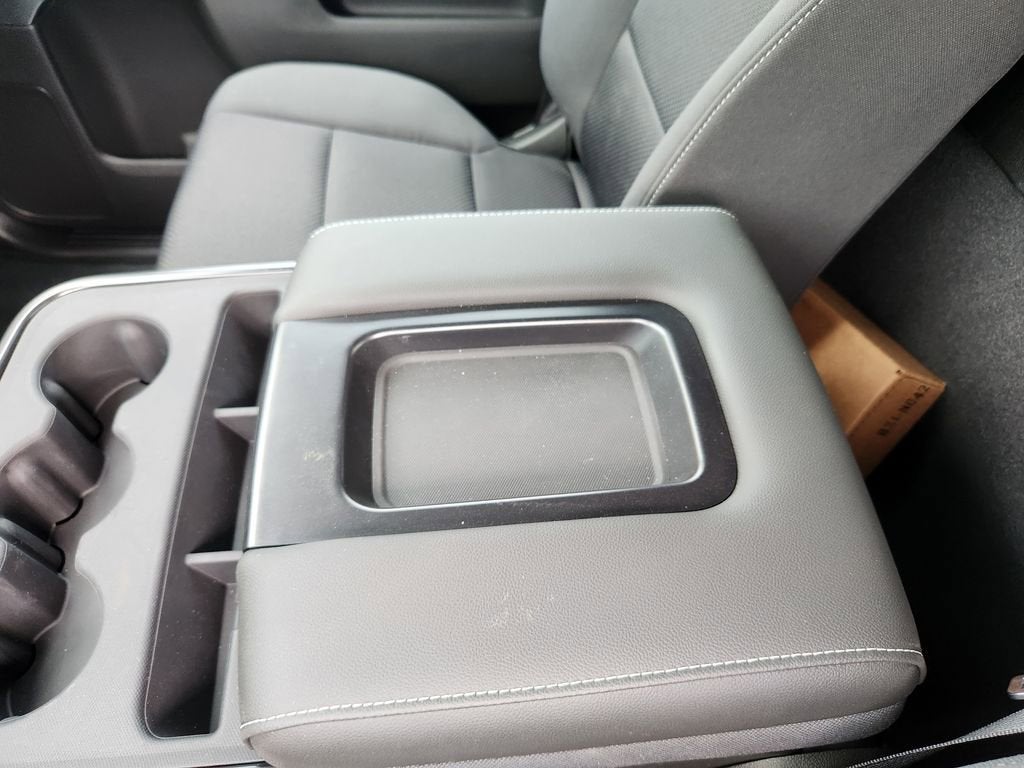 2025 Chevrolet Silverado 6500 HD LT