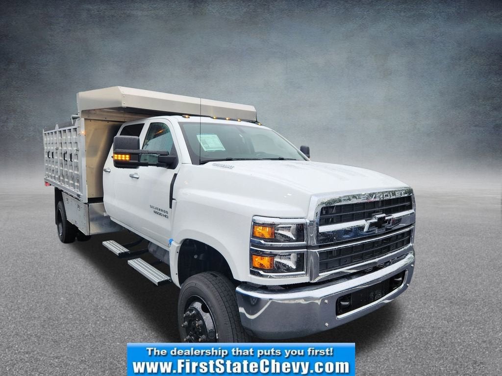 2025 Chevrolet Silverado 6500 HD Work Truck