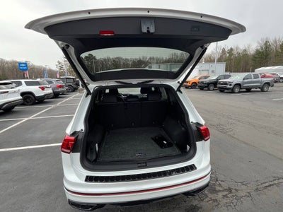 2024 Volkswagen Tiguan SE R-Line Black