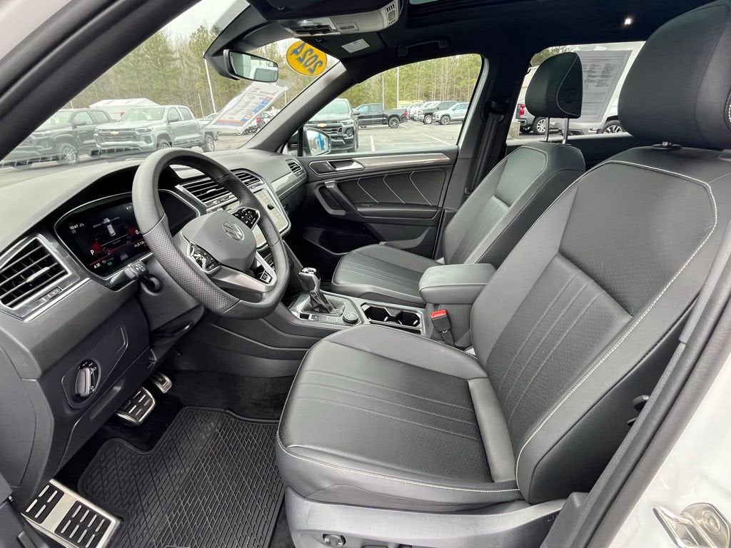 2024 Volkswagen Tiguan SE R-Line Black
