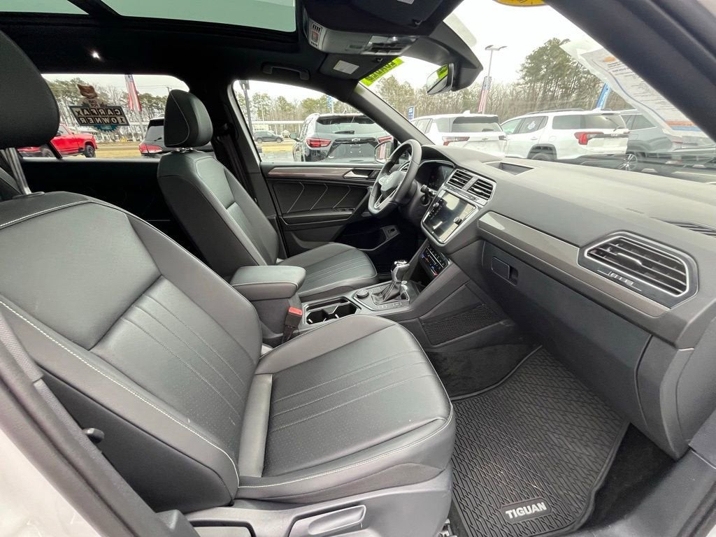 2024 Volkswagen Tiguan SE R-Line Black