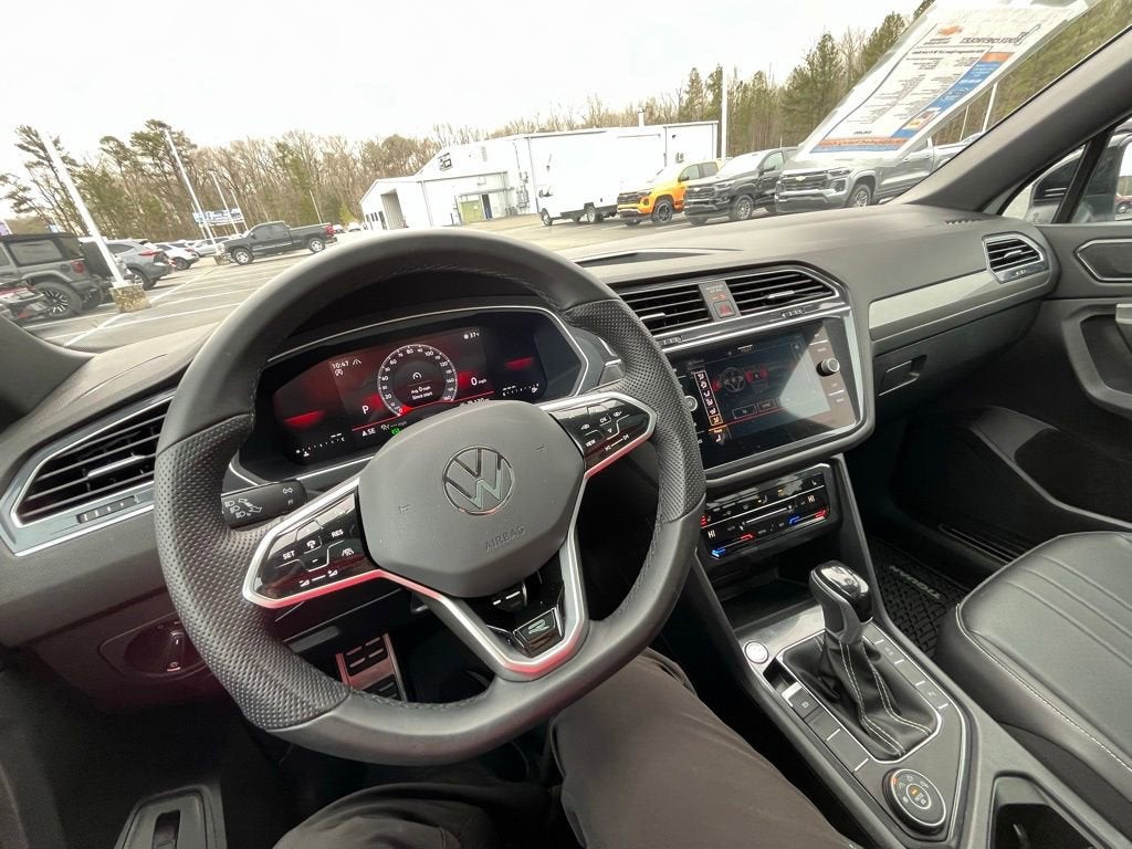 2024 Volkswagen Tiguan SE R-Line Black