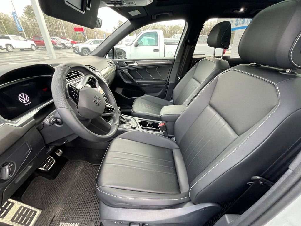 2024 Volkswagen Tiguan SE R-Line Black