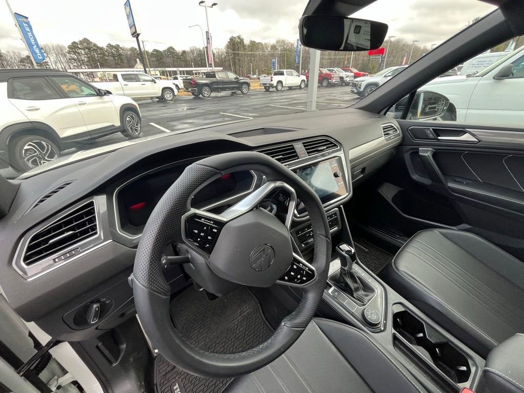 2024 Volkswagen Tiguan SE R-Line Black