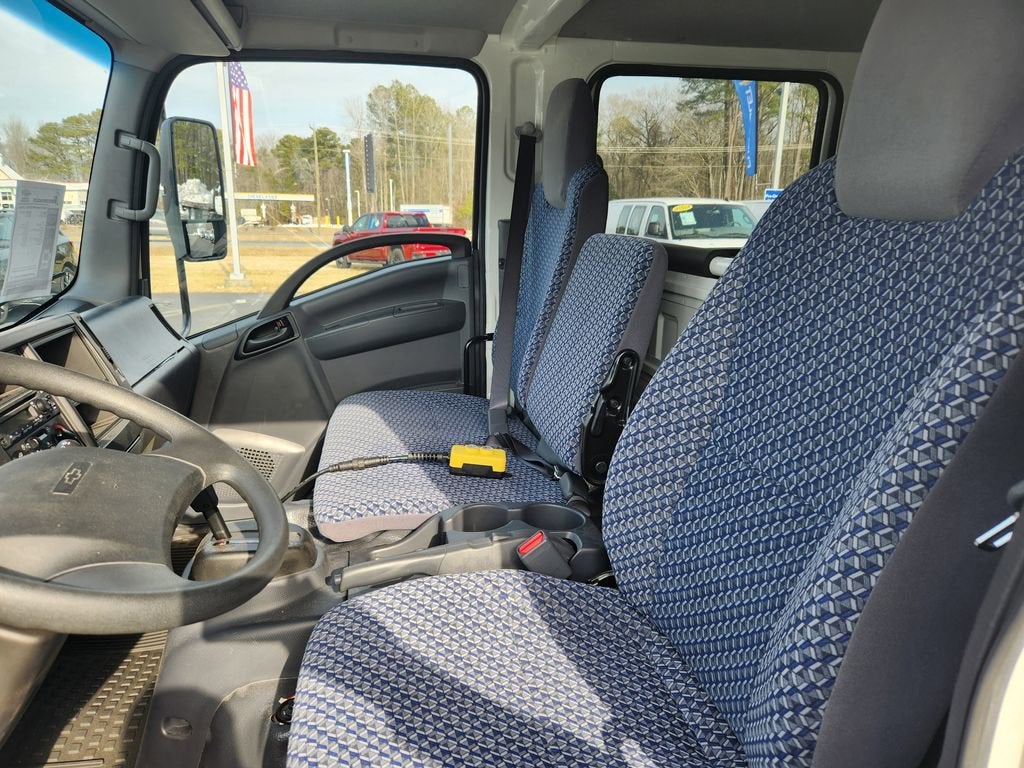 2025 Chevrolet Low Cab Forward 4500 Base